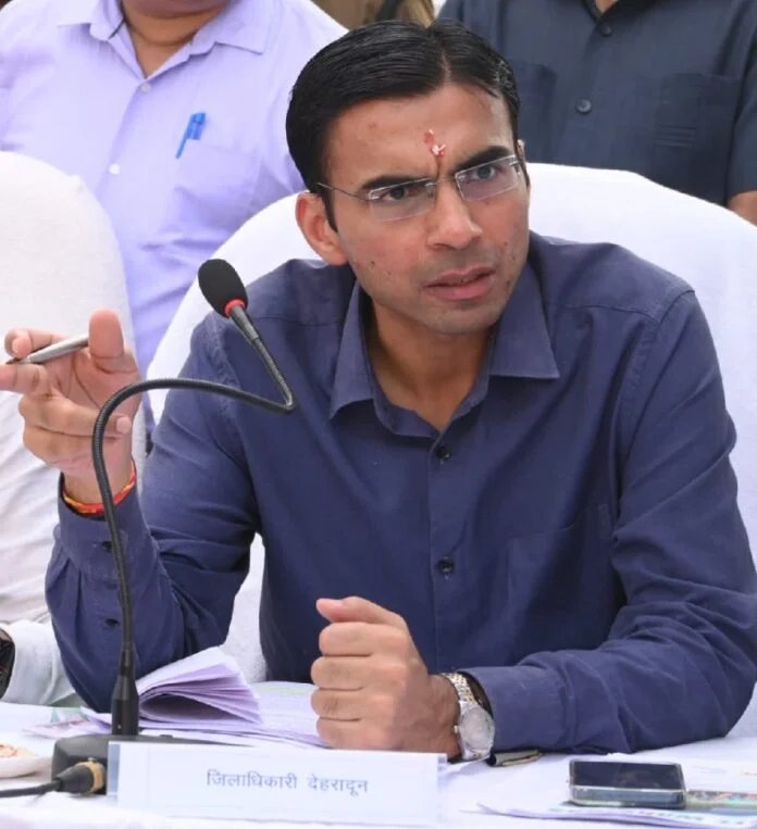 डीएम सविन बंसल के समर्थन में उतरी 25 से ज्यादा संस्थाएं,दून आया सविन बंसल के पक्ष में