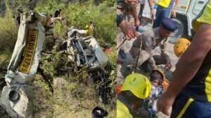 अंतिम संस्कार से लौट रहे लोगों की मैक्स खाई में गिरी, 8 की मौत की खबर, 2 घायल