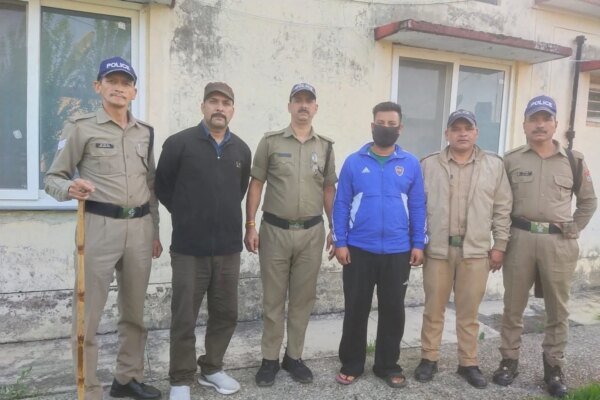 चम्पावत दुष्कर्म प्रकरण का : मुख्य षड़यंत्रकारी पूर्व भाजपा मंडल अध्यक्ष कमल रावत और महिला मित्र अर्जिता राय गिरफ्तार, भेजे गए जेल