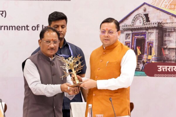 मुख्यमंत्री पुष्कर सिंह धामी ने बस्तर में आयोजित मध्य क्षेत्रीय परिषद् की 26वीं बैठक में प्रतिभाग किया