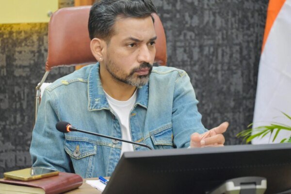 मानसून से पहले सभी प्राथमिकता वाले कार्य 7 जून तक पूर्ण करें- डीएम