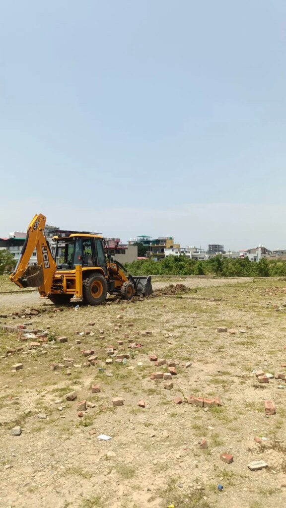 एमडीडीए का अवैध निर्माणों पर बड़ा एक्शन, 50 बीघा से अधिक क्षेत्र में अवैध प्लॉटिंग ध्वस्त