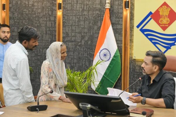 हर सोमवार होगा ‘समाधान दिवस’, जनता की हर शिकायत की होगी ऑनलाइन ट्रैकिंग-डीएम