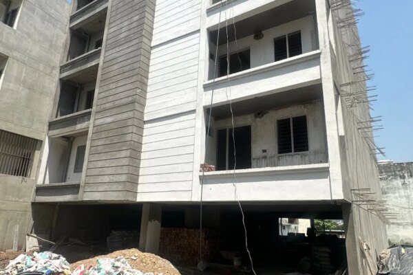 अवैध निर्माणों पर एमडीडीए का बड़ा वार, कुल्हान और चन्द्रवनी में चार भवन सील, बिना स्वीकृत मानचित्र बन रहे फ्लैट और डुप्लैक्स भवनों पर कार्रवाई