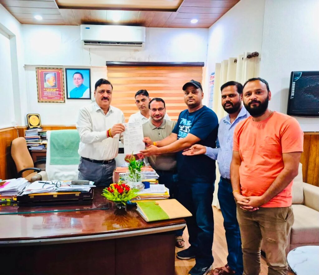 डिग्रीधारी लैब तकनीशियनों के प्रतिनिधिमंडल ने स्वास्थ्य सचिव से की मुलाकात, मांगों पर सकारात्मक वार्ता