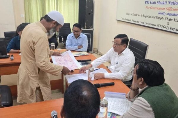 तीसरे दिन भी जारी रहा देहरादून महायोजना-2041 पर जनसंवाद, सेक्टर-03 के नागरिकों ने रखे सुझाव और आपत्तियां