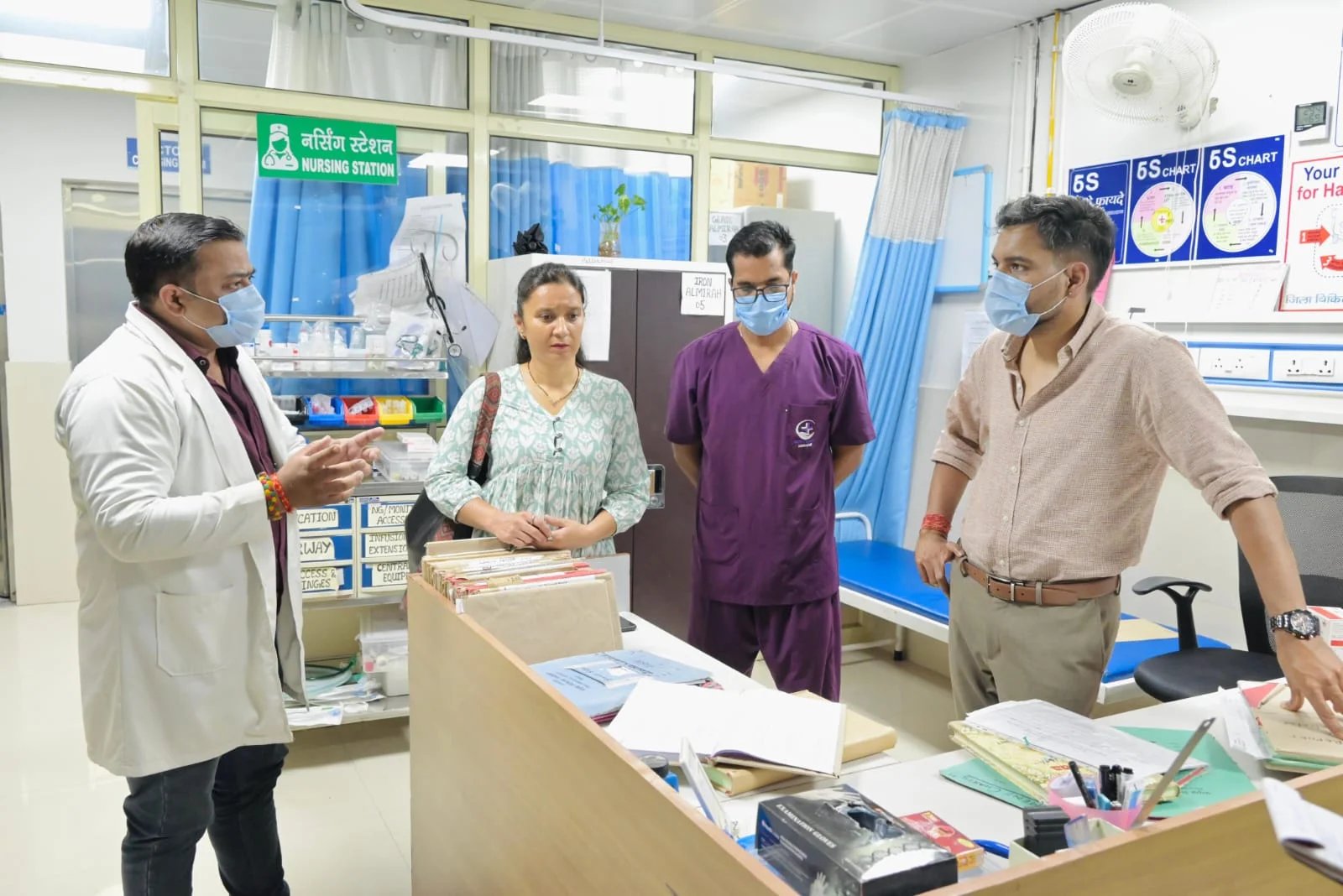 औचक निरीक्षणः कोरोनेशन अस्पताल की बदहाली पर भड़के डीएम, व्यवस्थाएं सुधारने के सख्त निर्देश