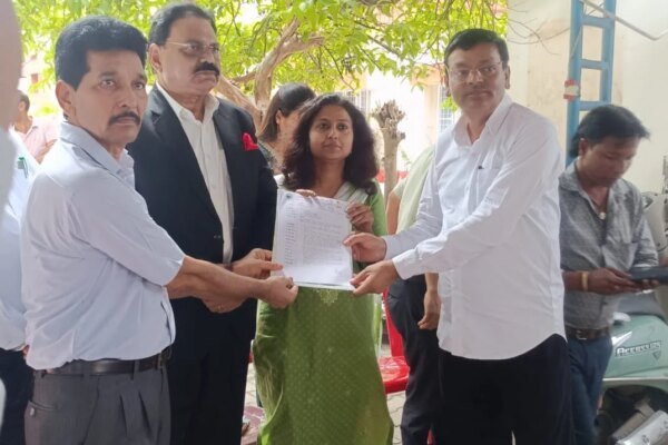राजकीयकरण पर सरकार का भरोसा, 16 दिन बाद जल संस्थान कर्मचारियों का धरना स्थगित