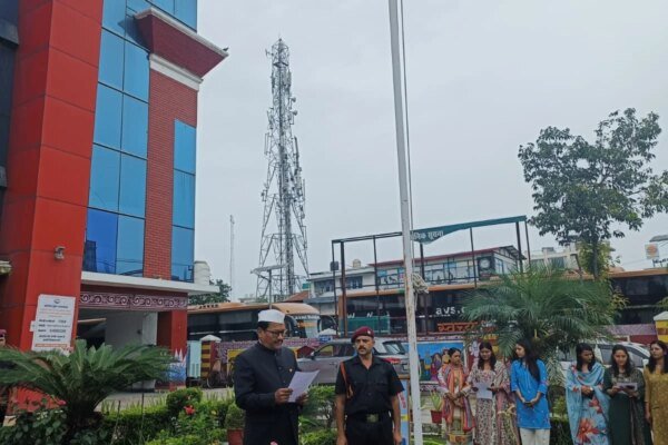 शान से लहराया तिरंगा, एमडीडीए में उत्साह से मनाया गया स्वतंत्रता दिवस
