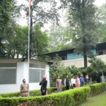 स्वतंत्रता दिवस पर जिलाधिकारी डॉ0 आशीष चौहान ने कलेक्ट्रेट परिसर में किया ध्वजारोहण
