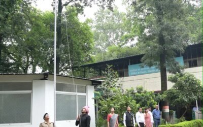 स्वतंत्रता दिवस पर जिलाधिकारी डॉ0 आशीष चौहान ने कलेक्ट्रेट परिसर में किया ध्वजारोहण
