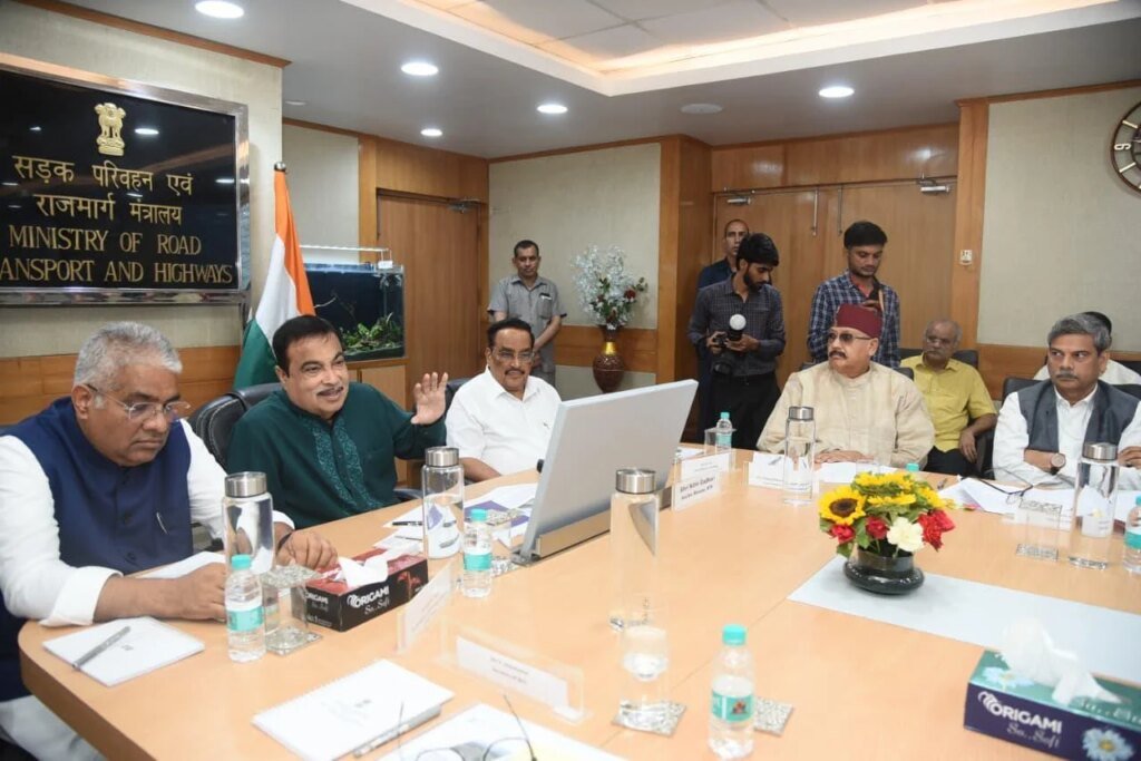महाराज ने तिलवाड़ा-मायली-गुप्तकाशी मोटर मार्ग को दो लेन में विकसित करने को कहा