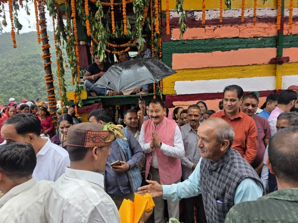 पौराणिक भेड़ू का तमाशा मेले में सम्मिलित हुए पूर्व विधायक विजयपाल सजवाण