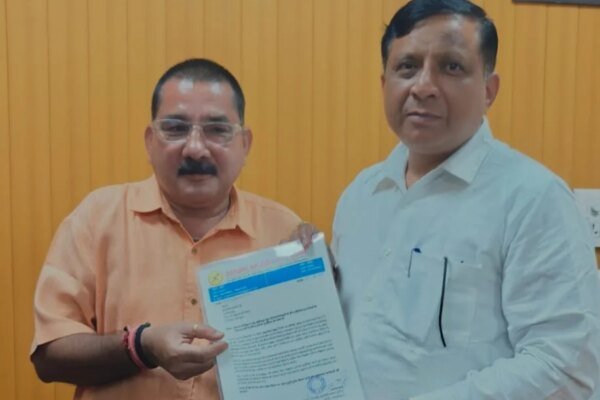 उत्तराखण्ड में सूचीबद्ध न्यूज पोर्टलों को जल्द जारी होंगे सम्मानजनक राशि के विज्ञापन, उत्तराखण्ड श्रमजीवी पत्रकार यूनियन की मांग पर लगी मुहर