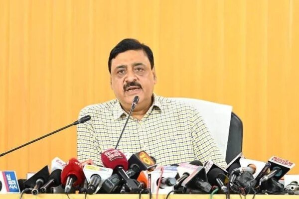 ग्लोबल इन्वेस्टर समिट पर भ्रामक खबरों को सचिव उद्योग विनय शंकर पांडे ने किया खारिज